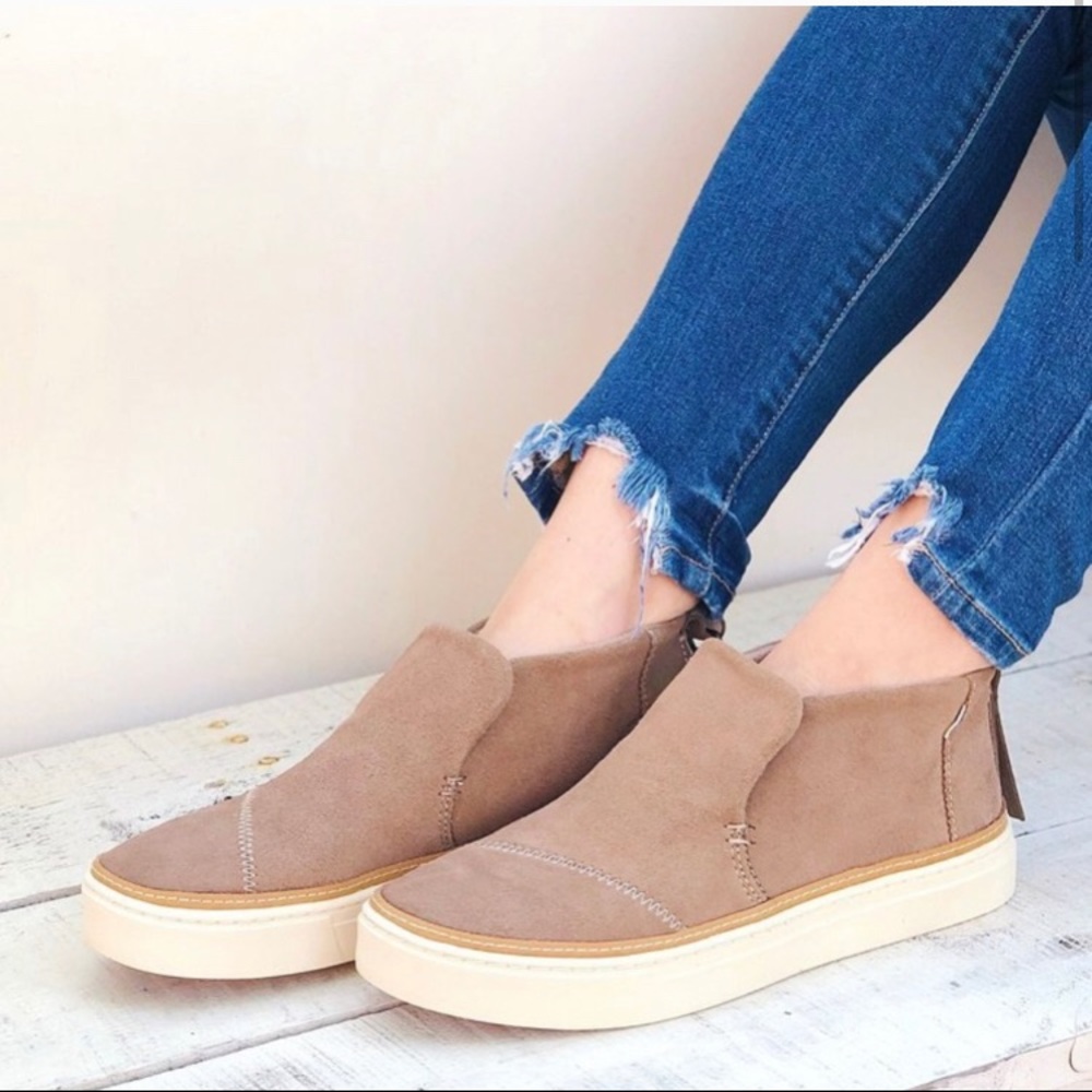 Toms Paxton slip on suede booties taupe brown 9.5